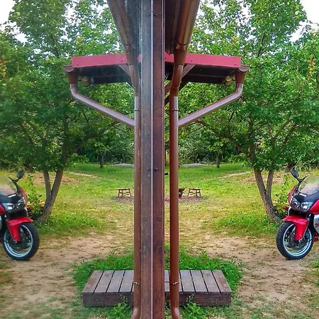 An Original Tiny House Wifi, Ac, Bikes, Ho Compatible *