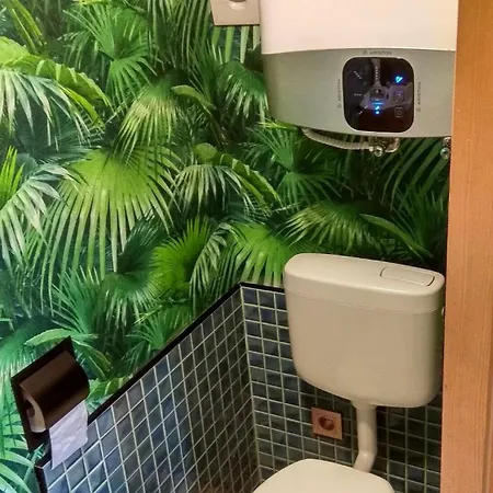 An Original Tiny House Wifi, Ac, Bikes, Ho Compatible