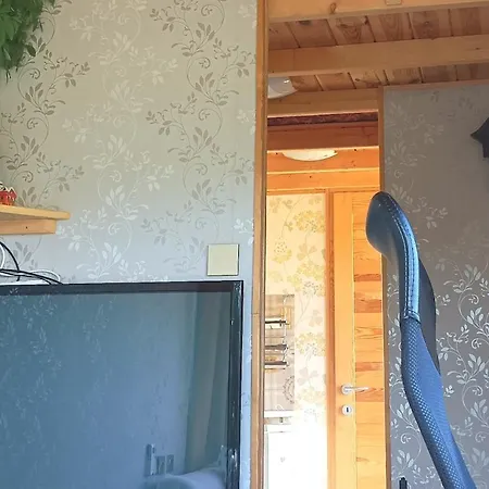 An Original Tiny House Wifi, Ac, Bikes, Ho Compatible *