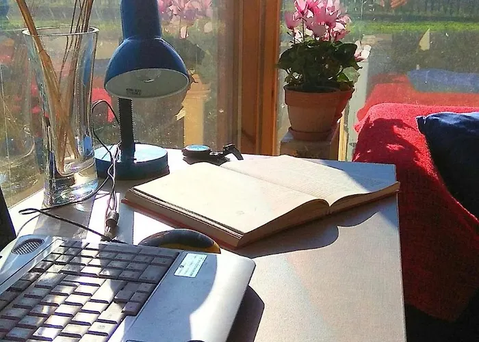 An Original Tiny House Wifi, Ac, Bikes, Ho Compatible شقة Patka