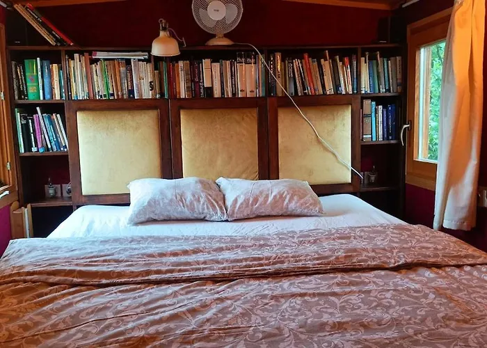 An Original Tiny House Wifi, Ac, Bikes, Ho Compatible شقة Patka