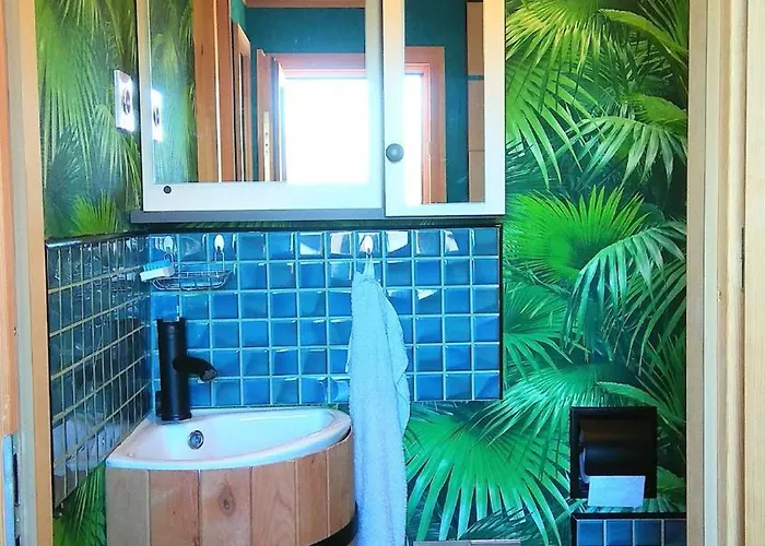 شقة An Original Tiny House Wifi, Ac, Bikes, Ho Compatible